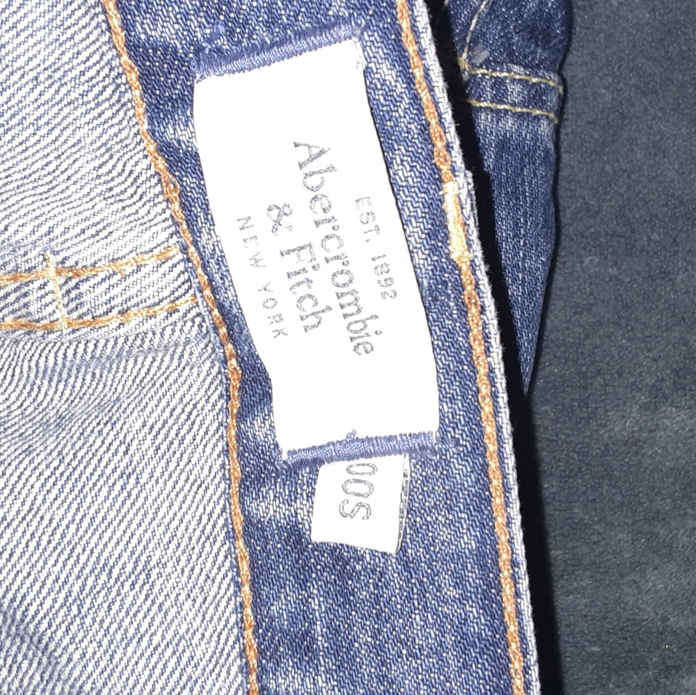 Jeans - Picture 2 of 3